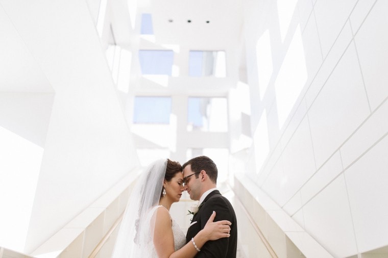 Bride and groom portrait at the Detroit Institute of Arts photography by Heather Jowett