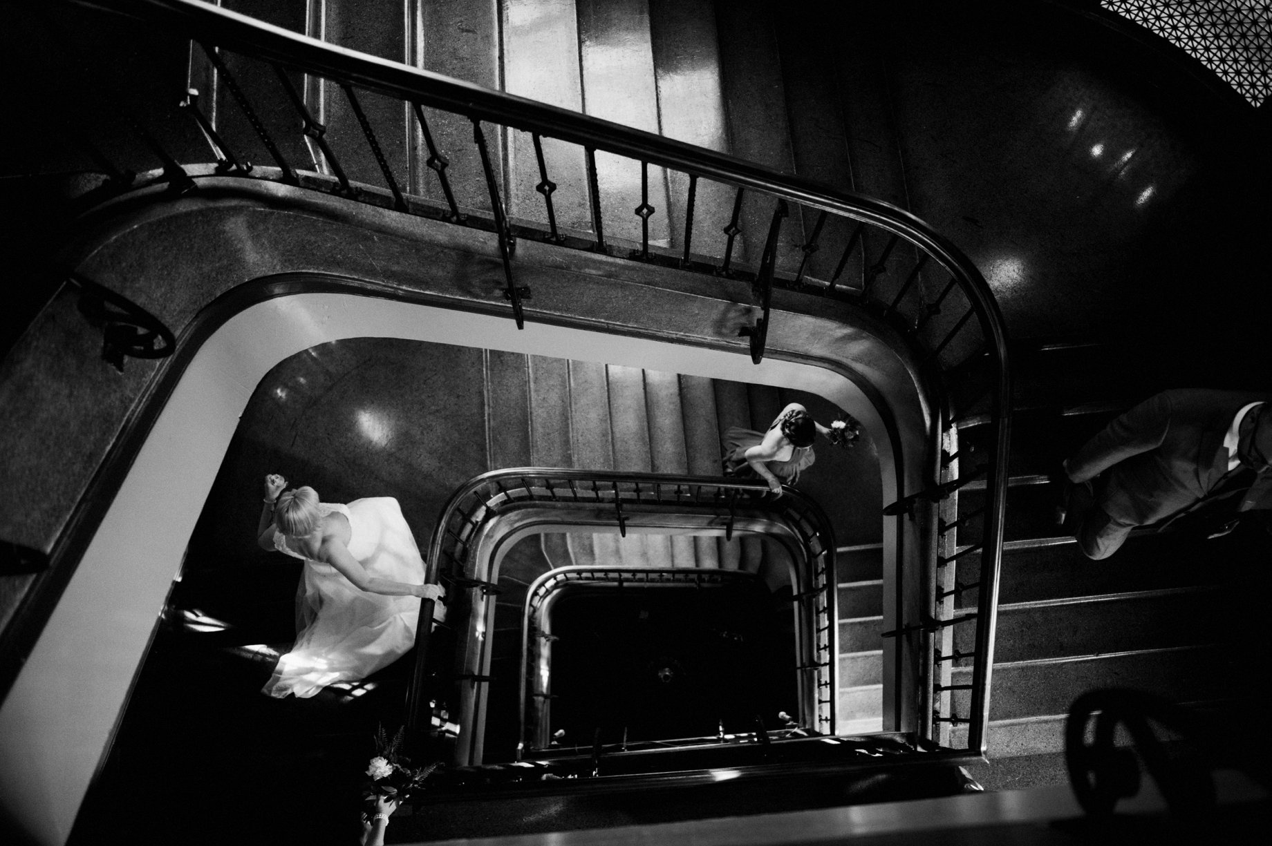 bride descending the stairs at the lafayette grande