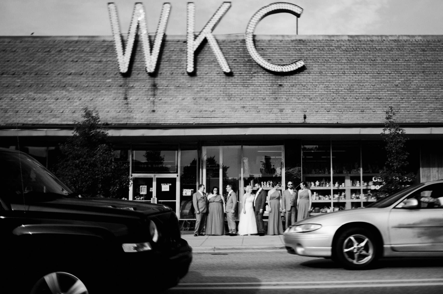 wedding party photography in downtown pontiac michigan