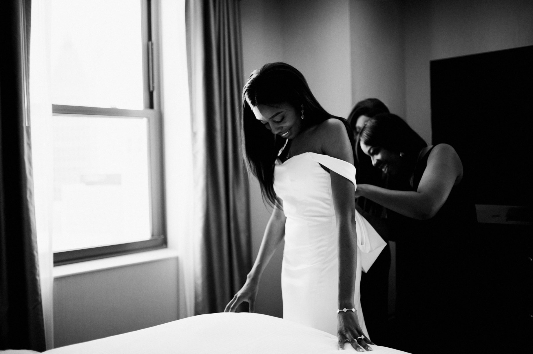 detroit bride getting dressed