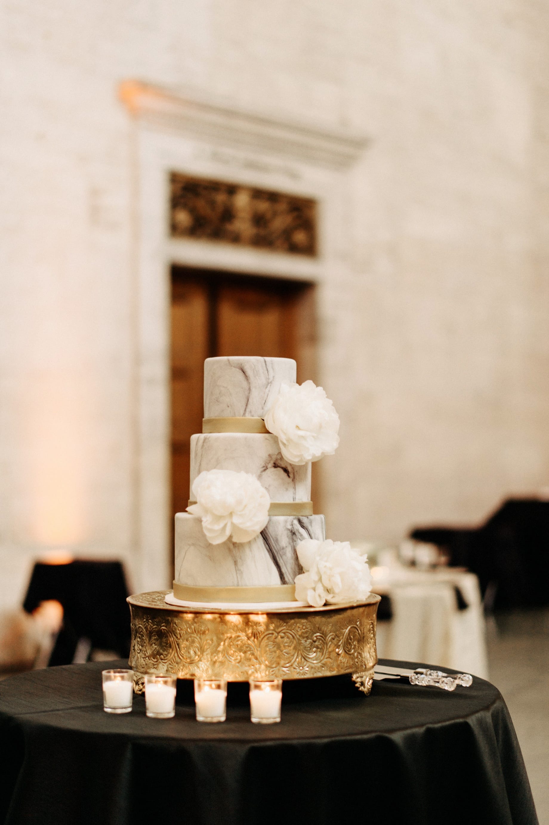 marbleized wedding cake