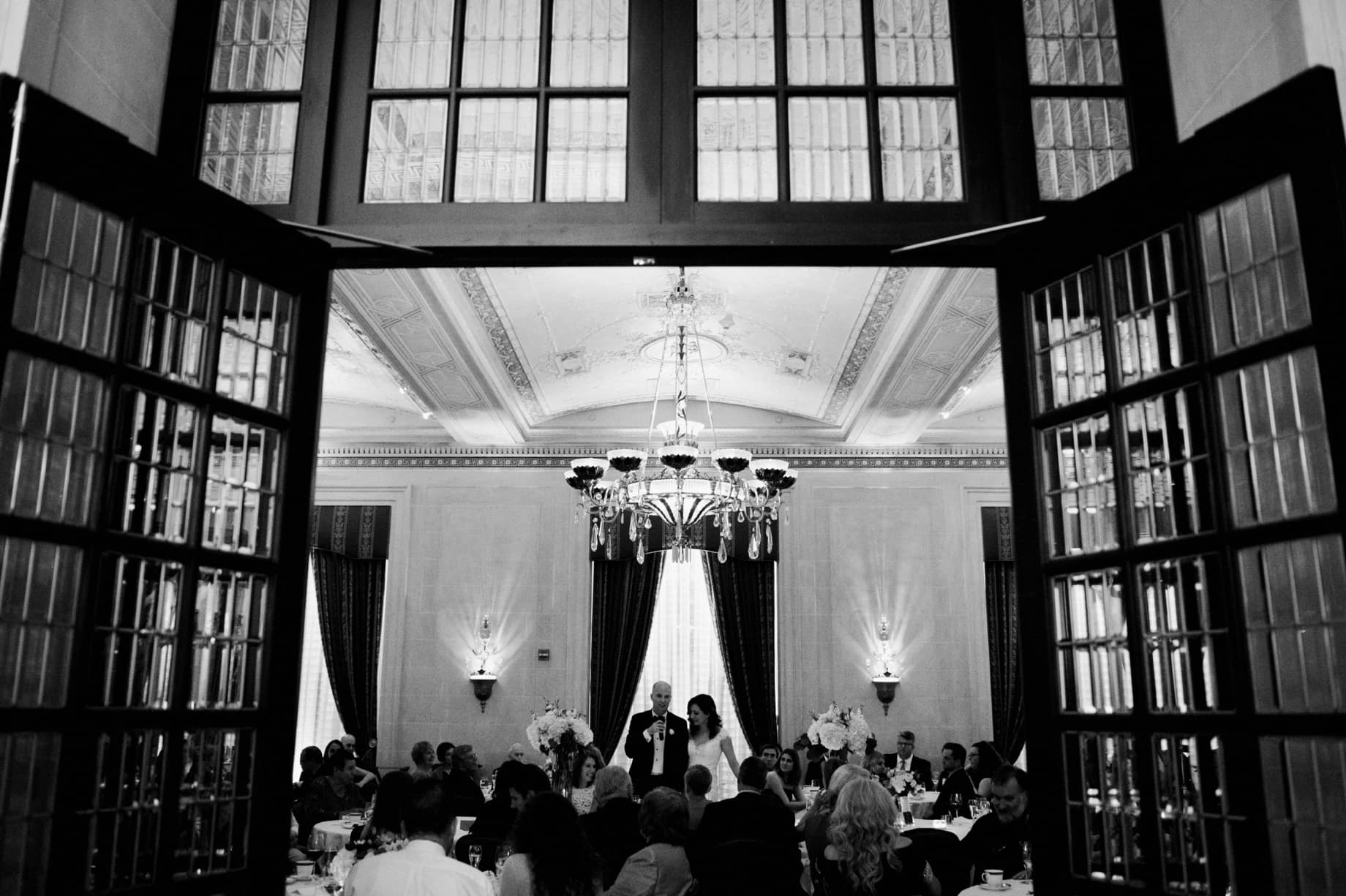 groom giving toast at detroit athletic club