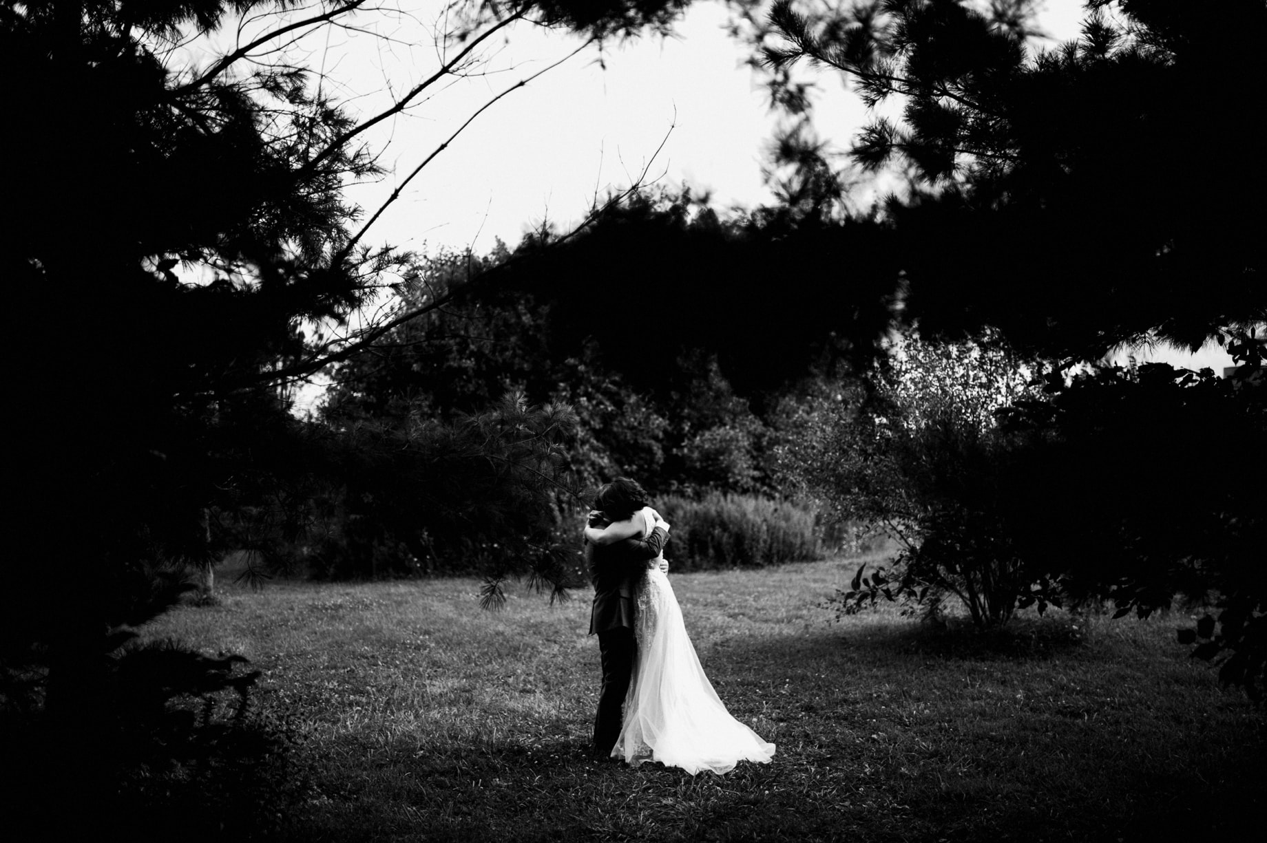 emotional wedding photographer detroit