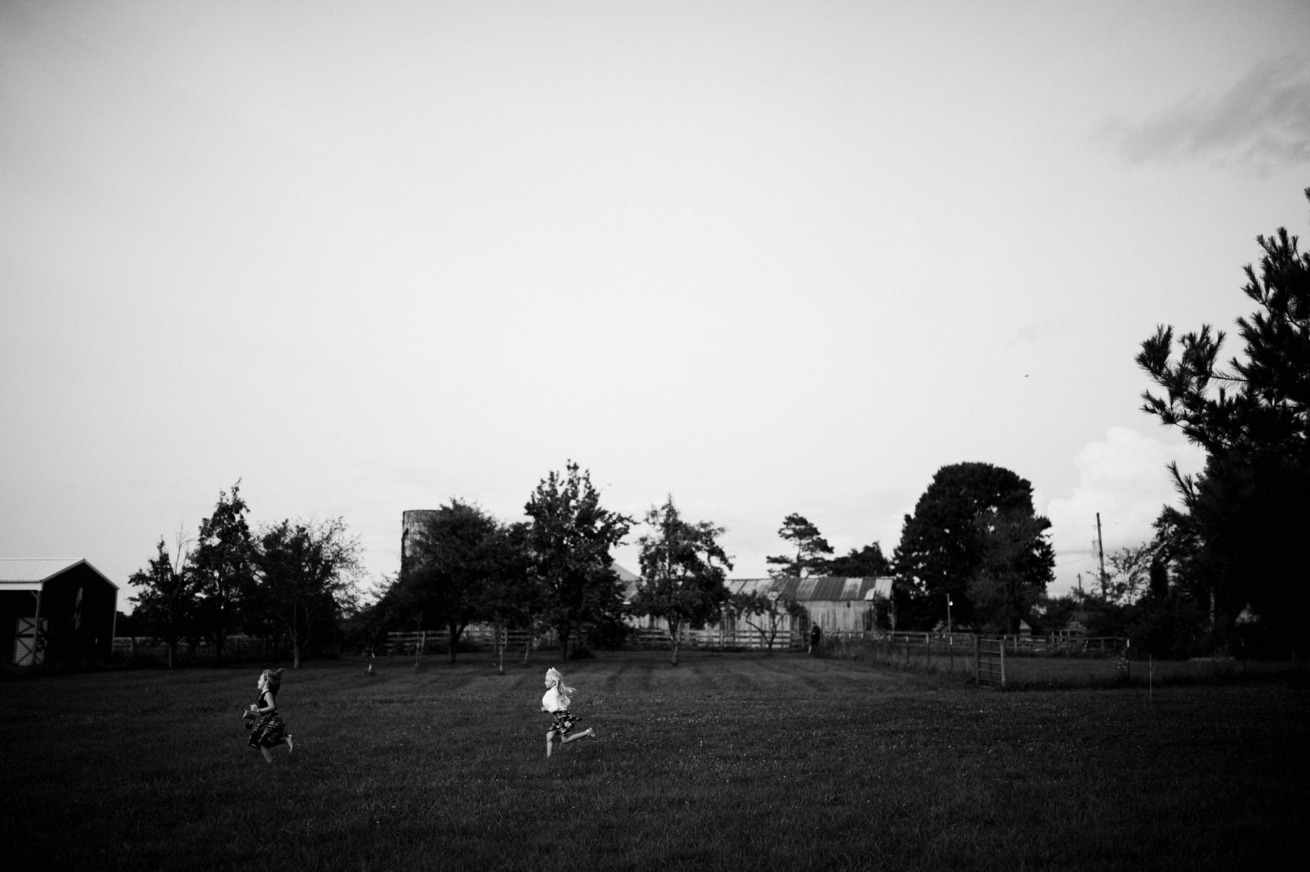 kids playing at backyard wedding