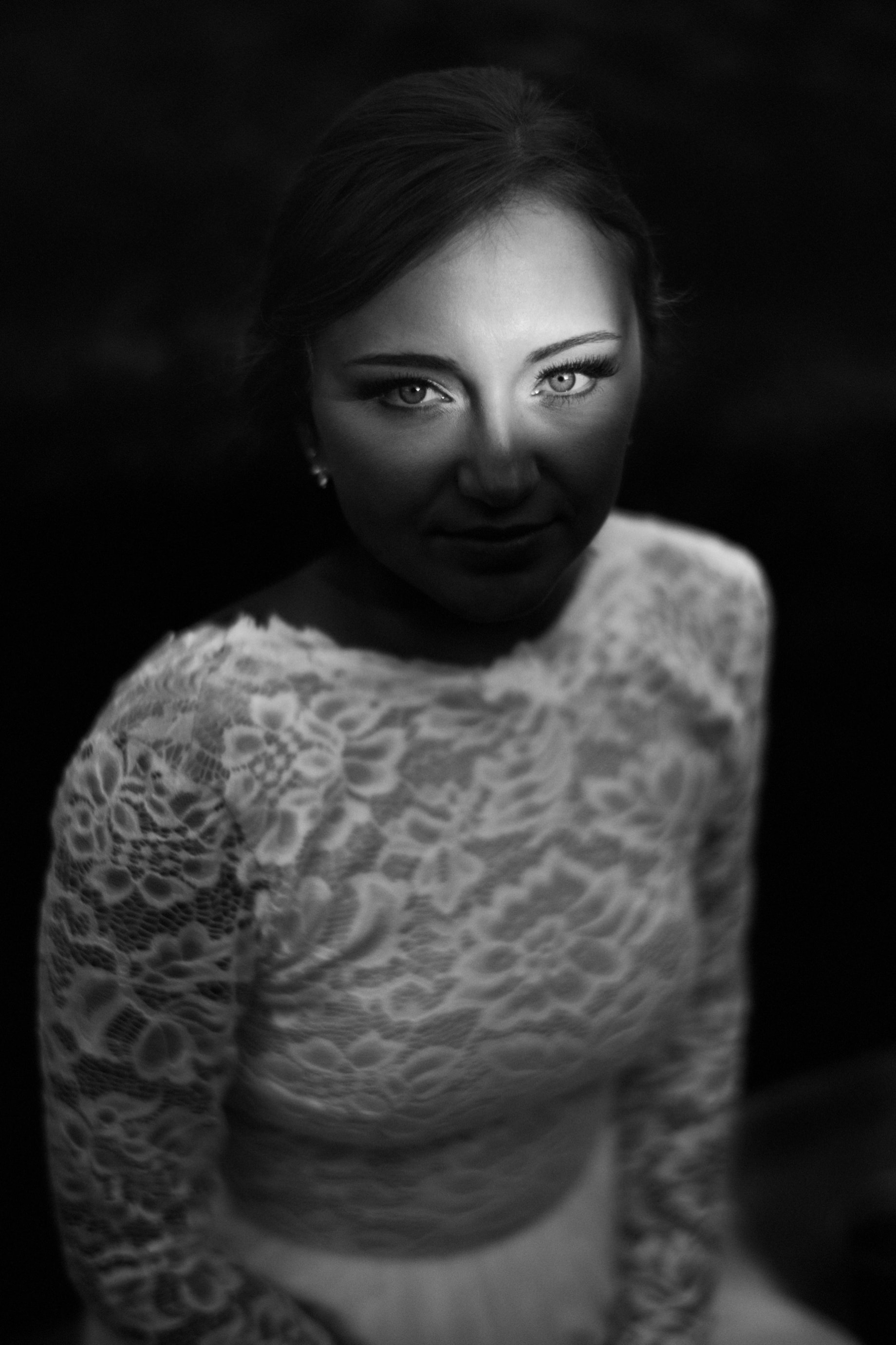 dramatic black and white portrait of a bride