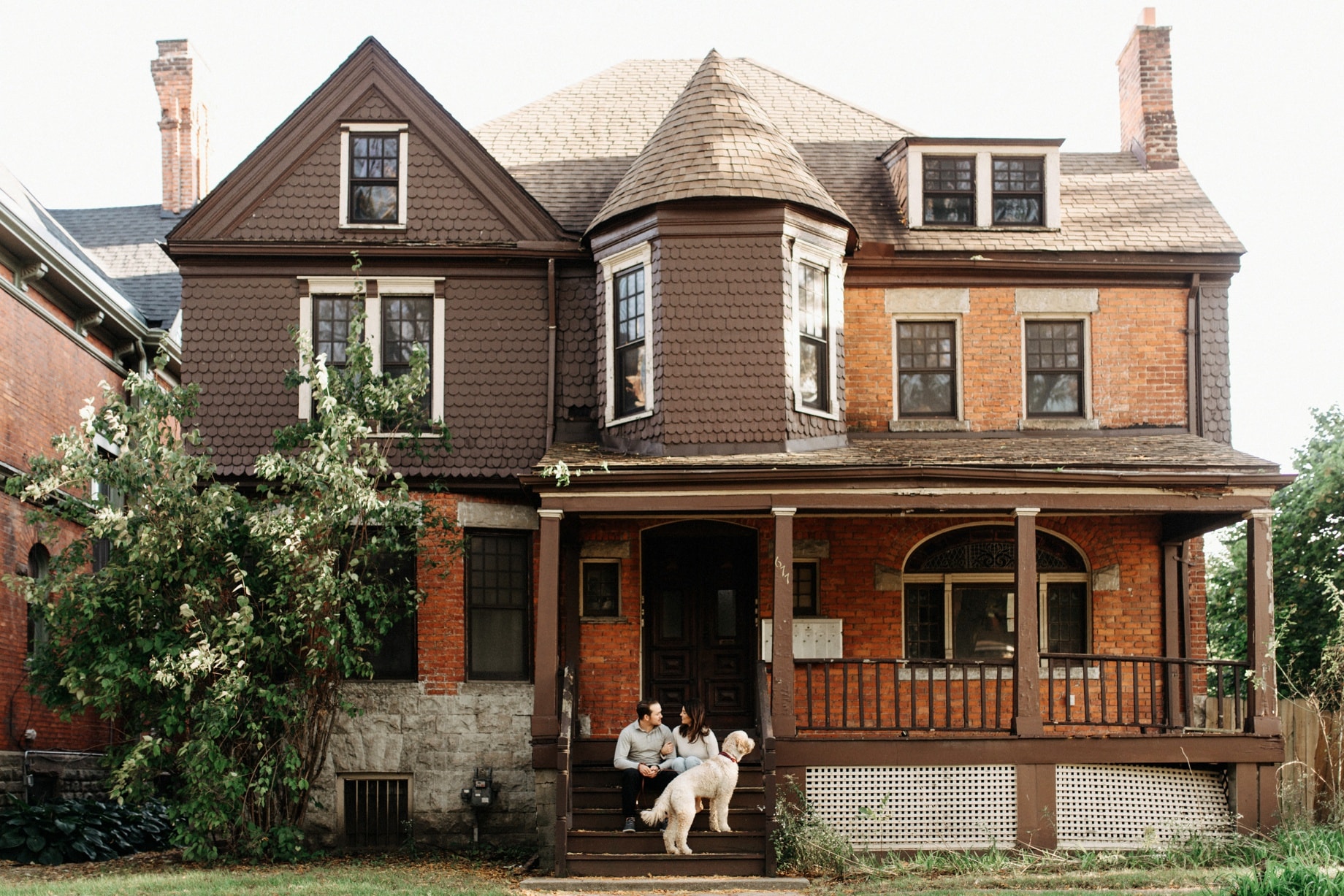 engagement photos in west canfield historic district of detroit