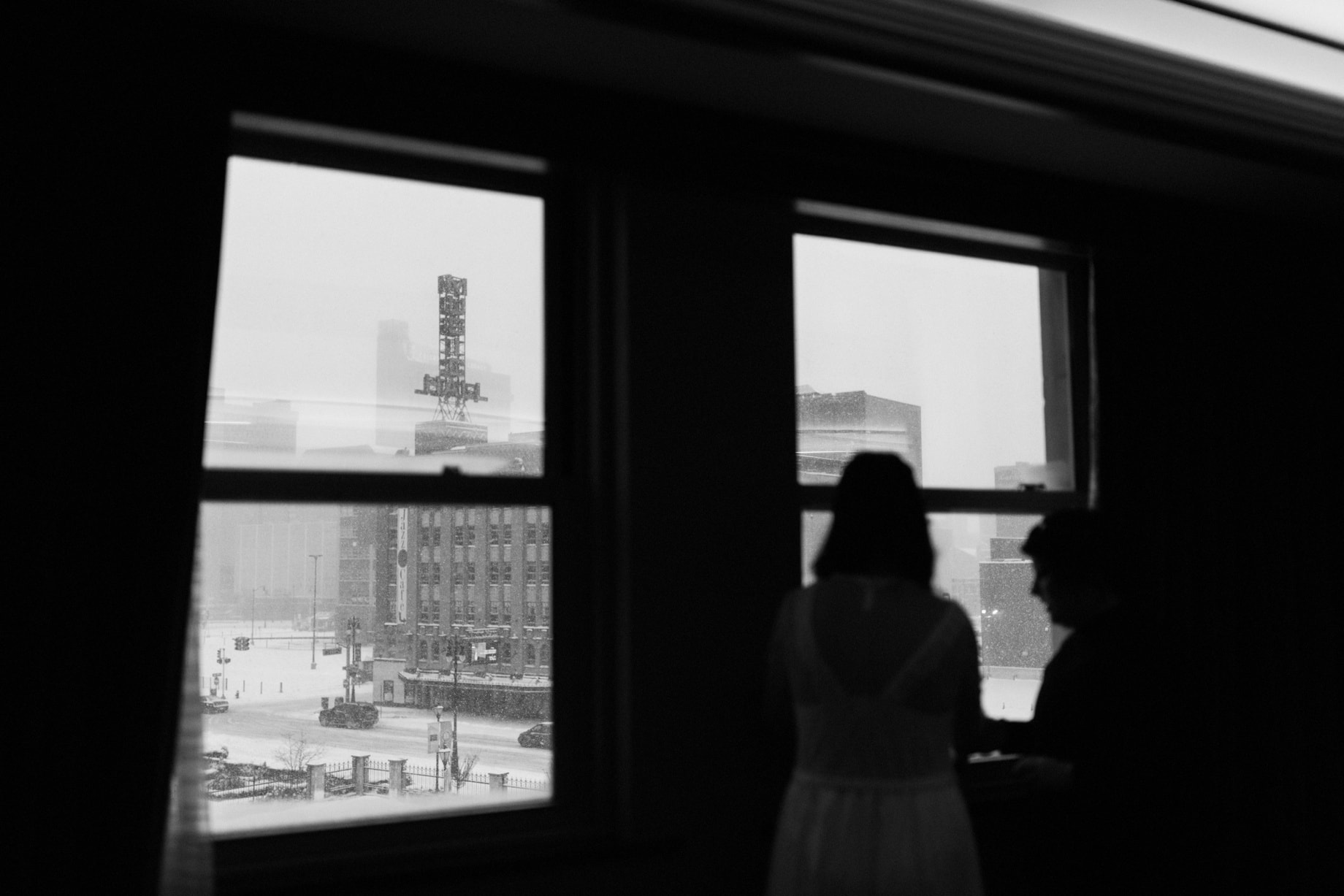 a snowy detroit wedding day