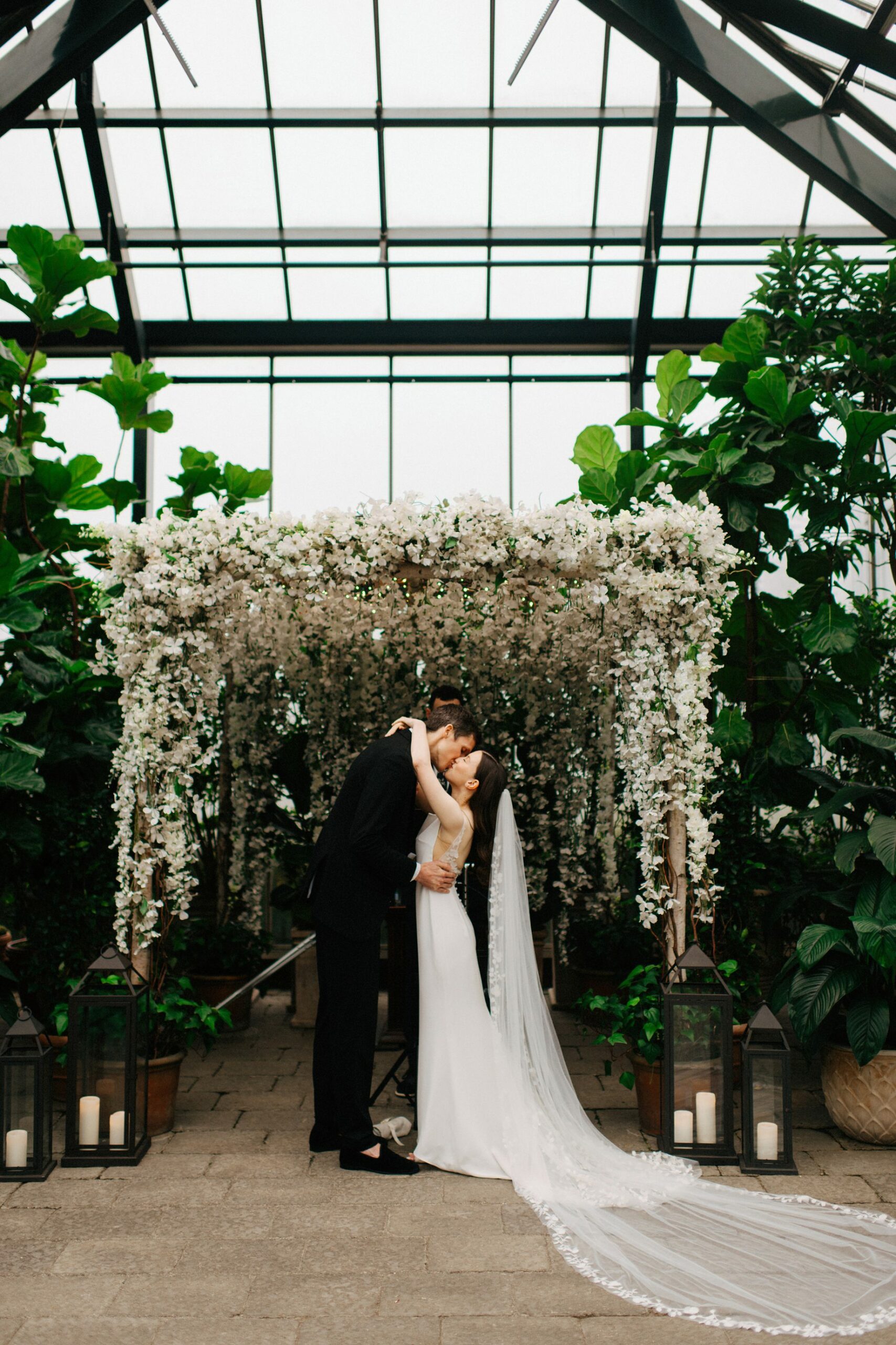 first kiss as a married couple 1