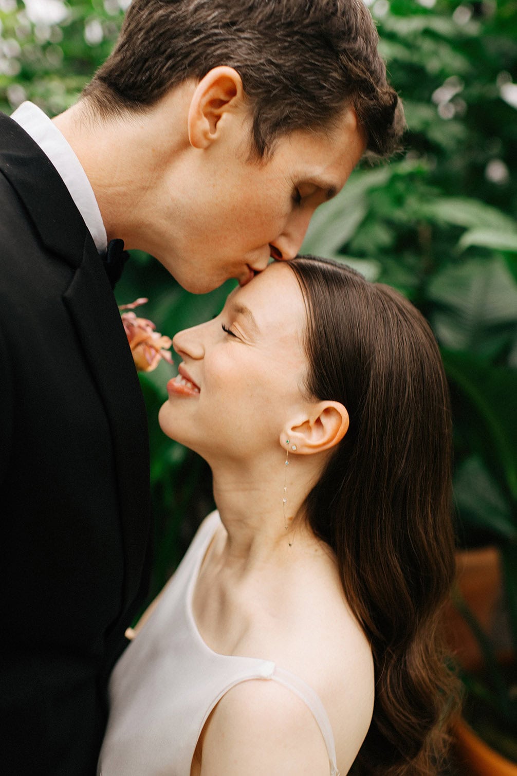 Emily & Nate’s Early Spring Wedding at Planterra Conservatory